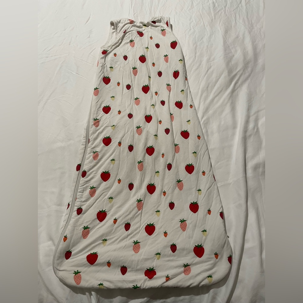 Kyte Baby Strawberry Sleep Sack Medium 1 Tog - Perfect Year Round